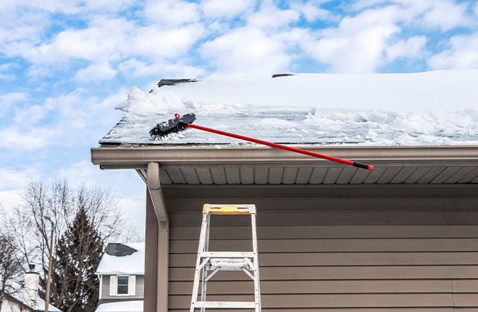 Roof snow cleanup